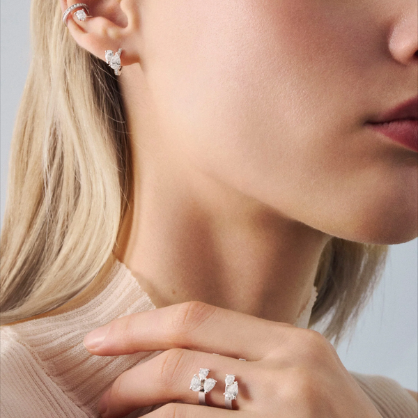 set with 5 diamonds