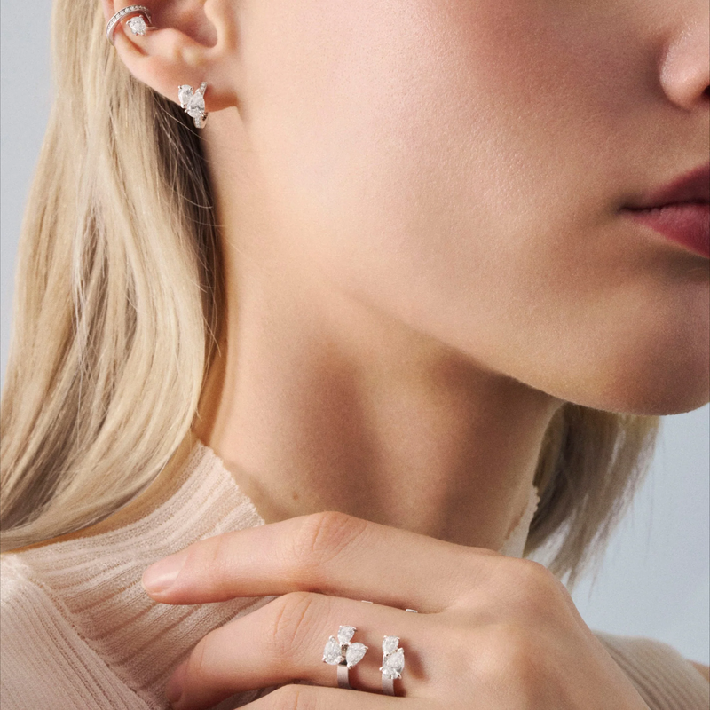 set with 5 diamonds